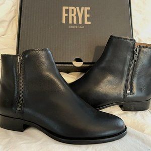 Frye Womens Carly Zippered Chelsea Boots Ankle Low Heel 1-2" - Black - Free Ship
